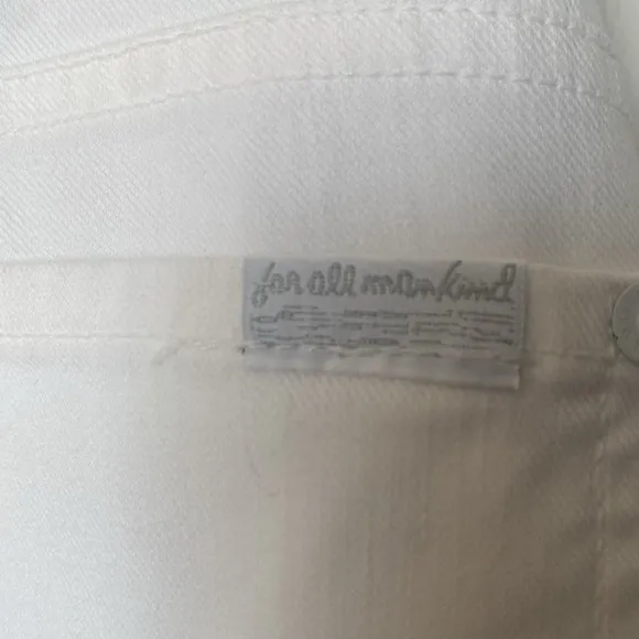 7 For All Mankind White Denim Jeans, Boot Cut size 28 Never Worn Like New!