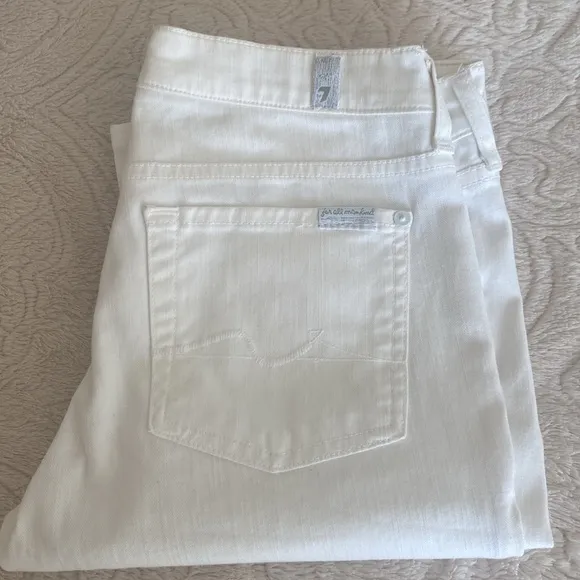 7 For All Mankind White Denim Jeans, Boot Cut size 28 Never Worn Like New!