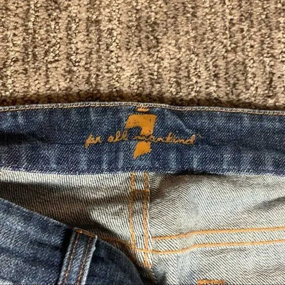 7 for all mankind women’s wide leg jeans. Size 28