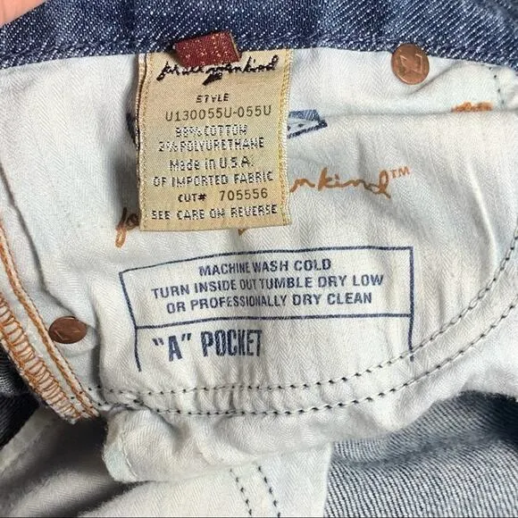 7 for all mankind women’s wide leg jeans. Size 28