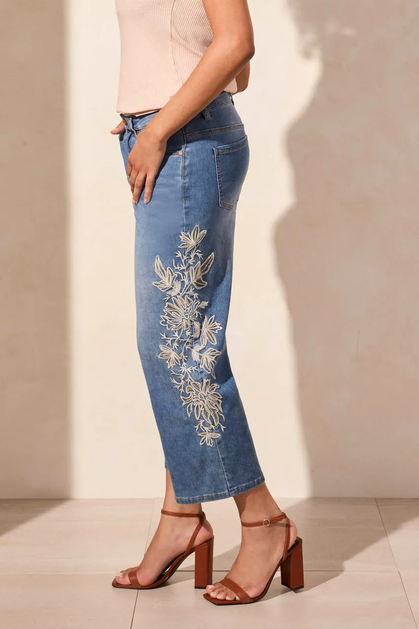 Audrey Girlfriend Crop Jean w/ Embellish