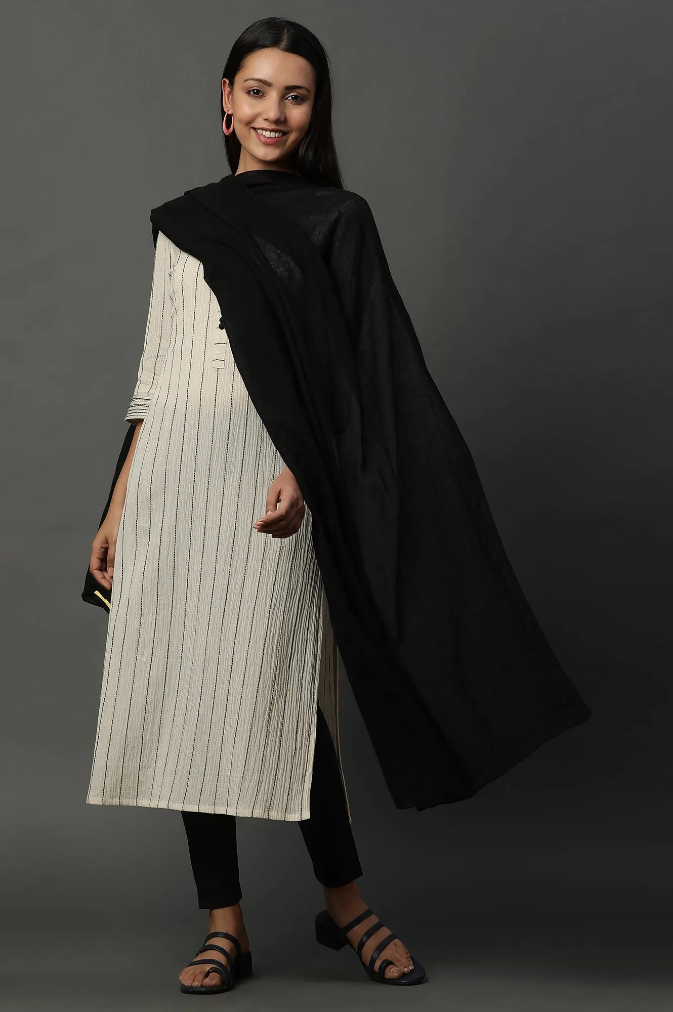 Black Cotton Geometric Printed Dupatta