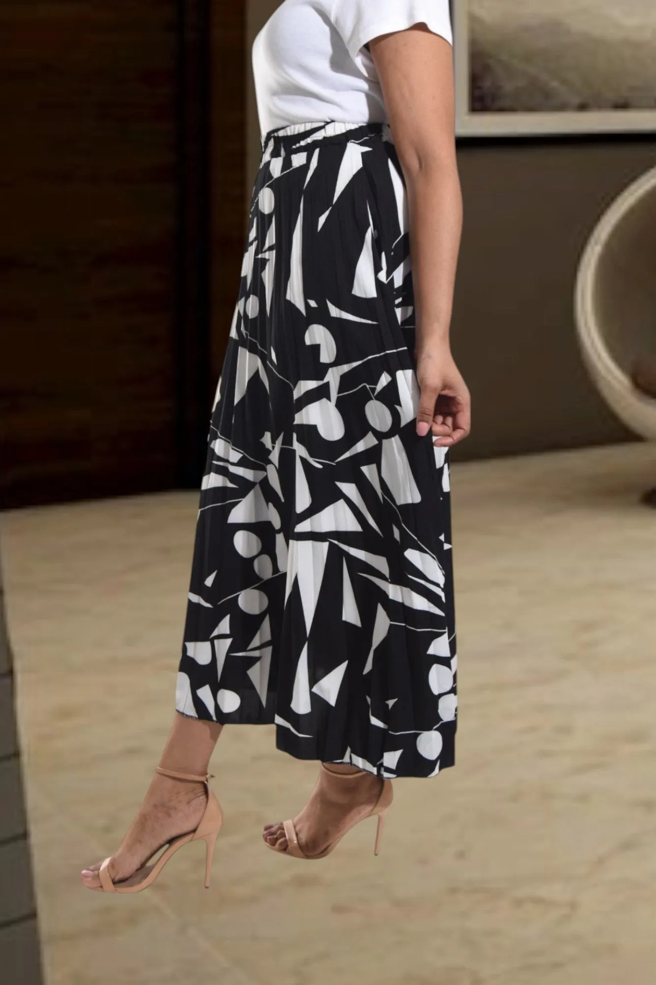 Black Pleated Pocket Skirt