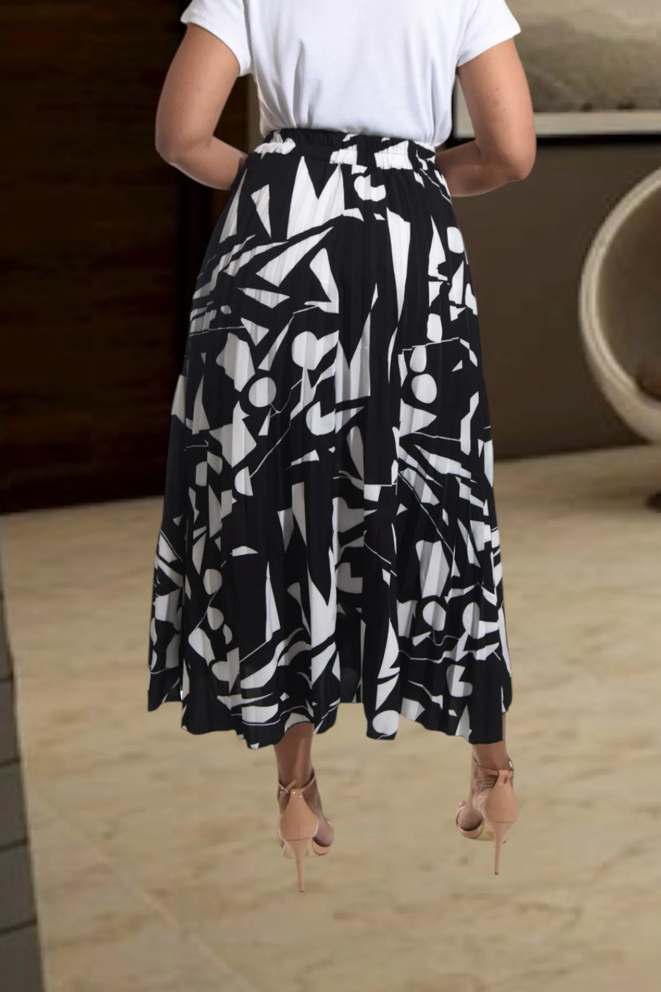 Black Pleated Pocket Skirt