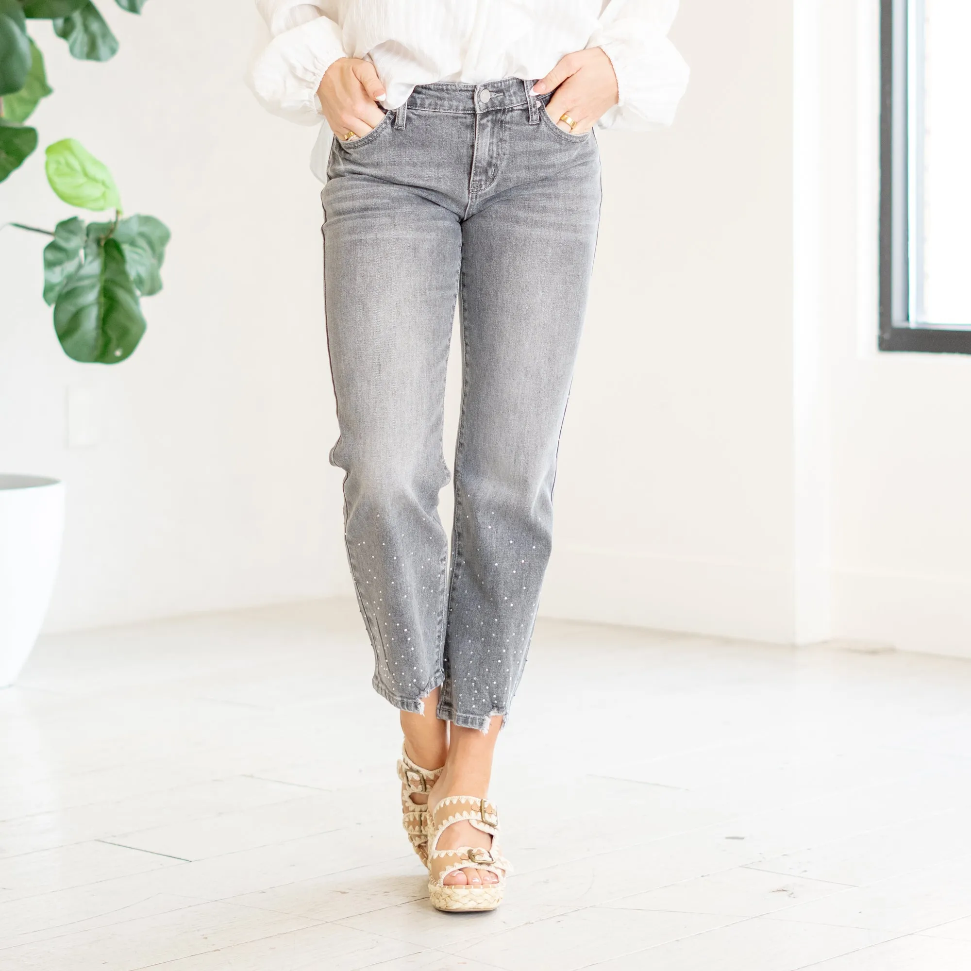 Chai Mid Rise Cropped Straight Leg