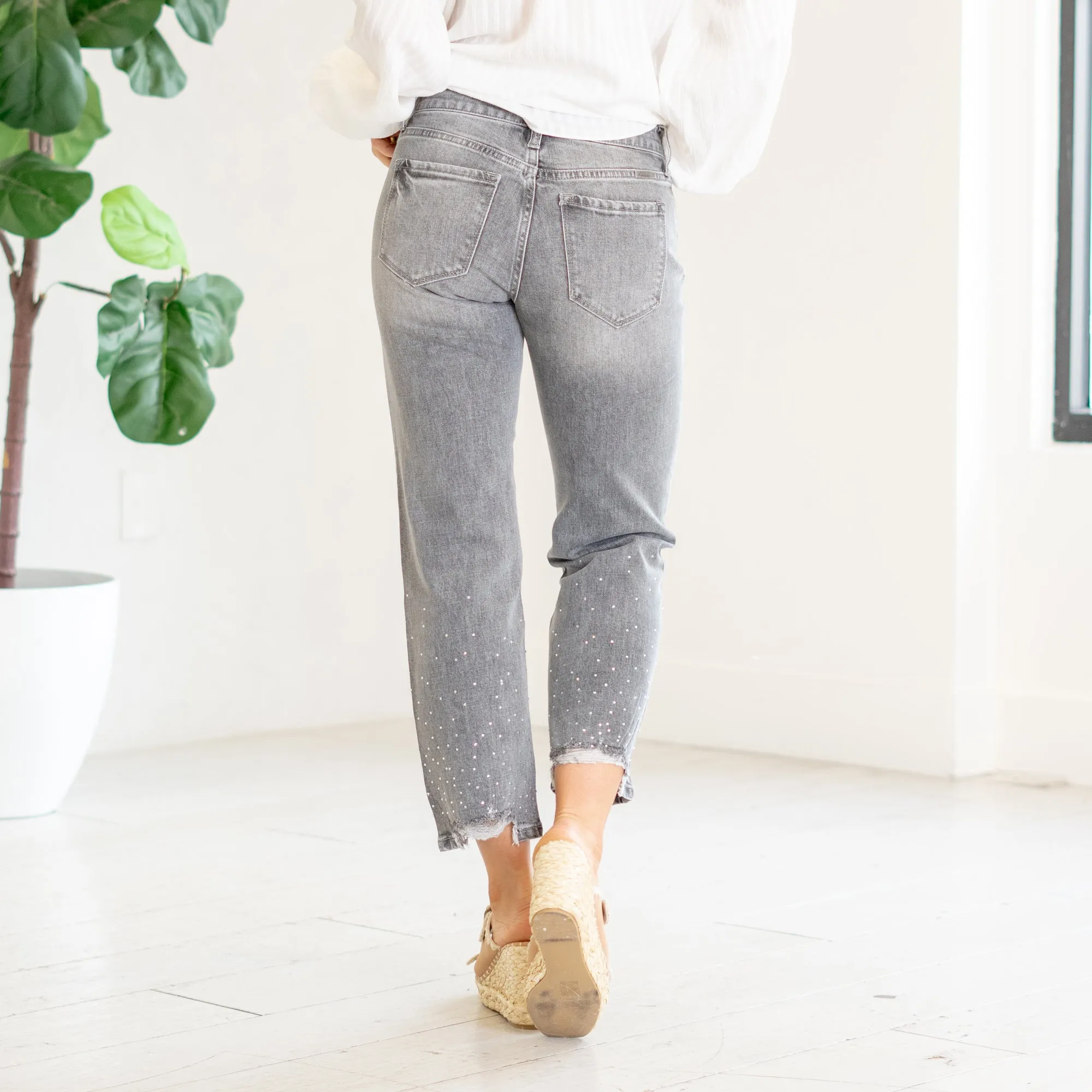 Chai Mid Rise Cropped Straight Leg