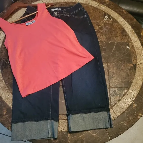 Chicos outfit Dark Blue plantinum cropped jeans sz 1 &amp; coral tank top Sz 1