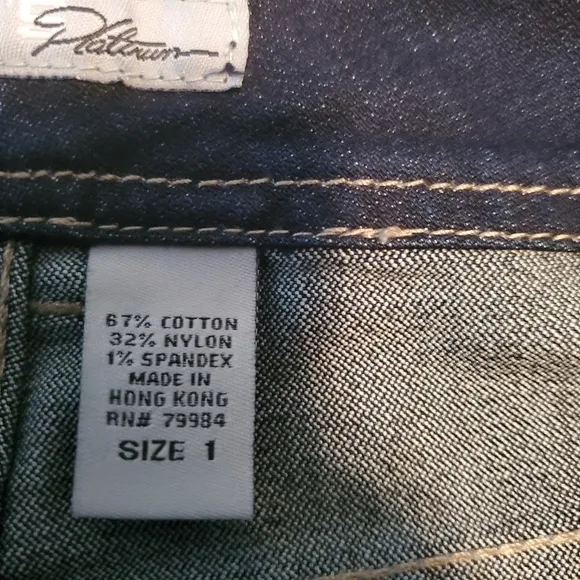 Chicos outfit Dark Blue plantinum cropped jeans sz 1 &amp; coral tank top Sz 1