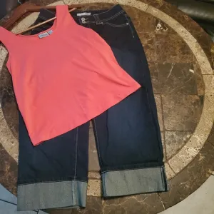 Chicos outfit Dark Blue plantinum cropped jeans sz 1 &amp; coral tank top Sz 1
