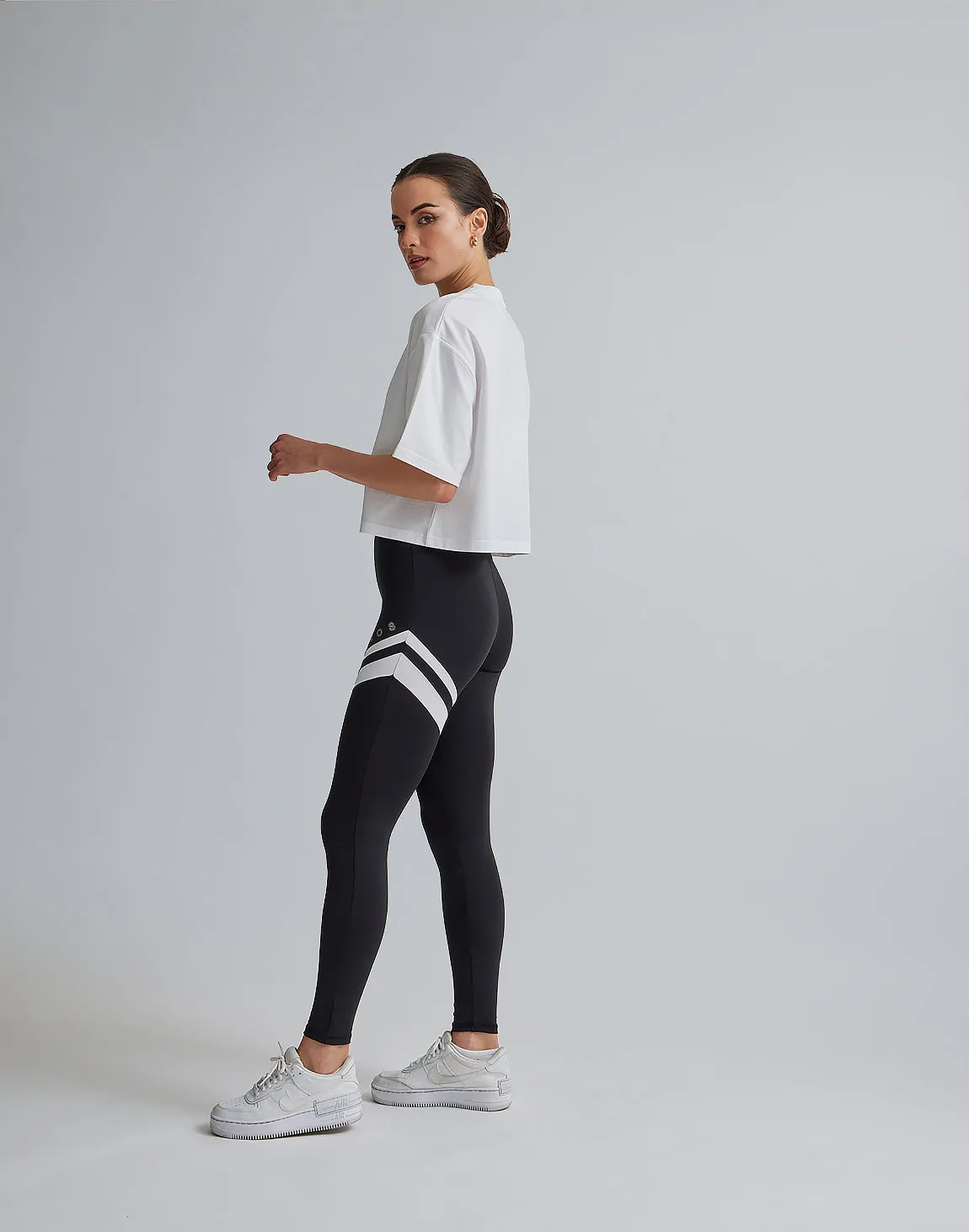 CRONOS WOMEN LOGO SHORT T-SHIRTS【WHITE】