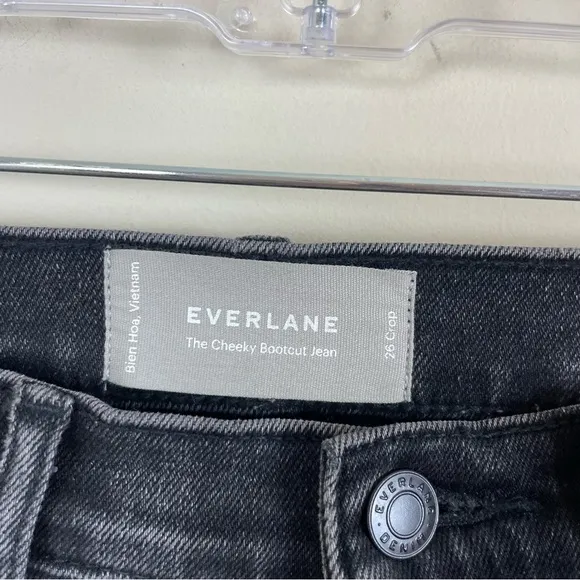 EVERLANE The Cheeky Bootcut Crop Jeans Washed Black Size 26