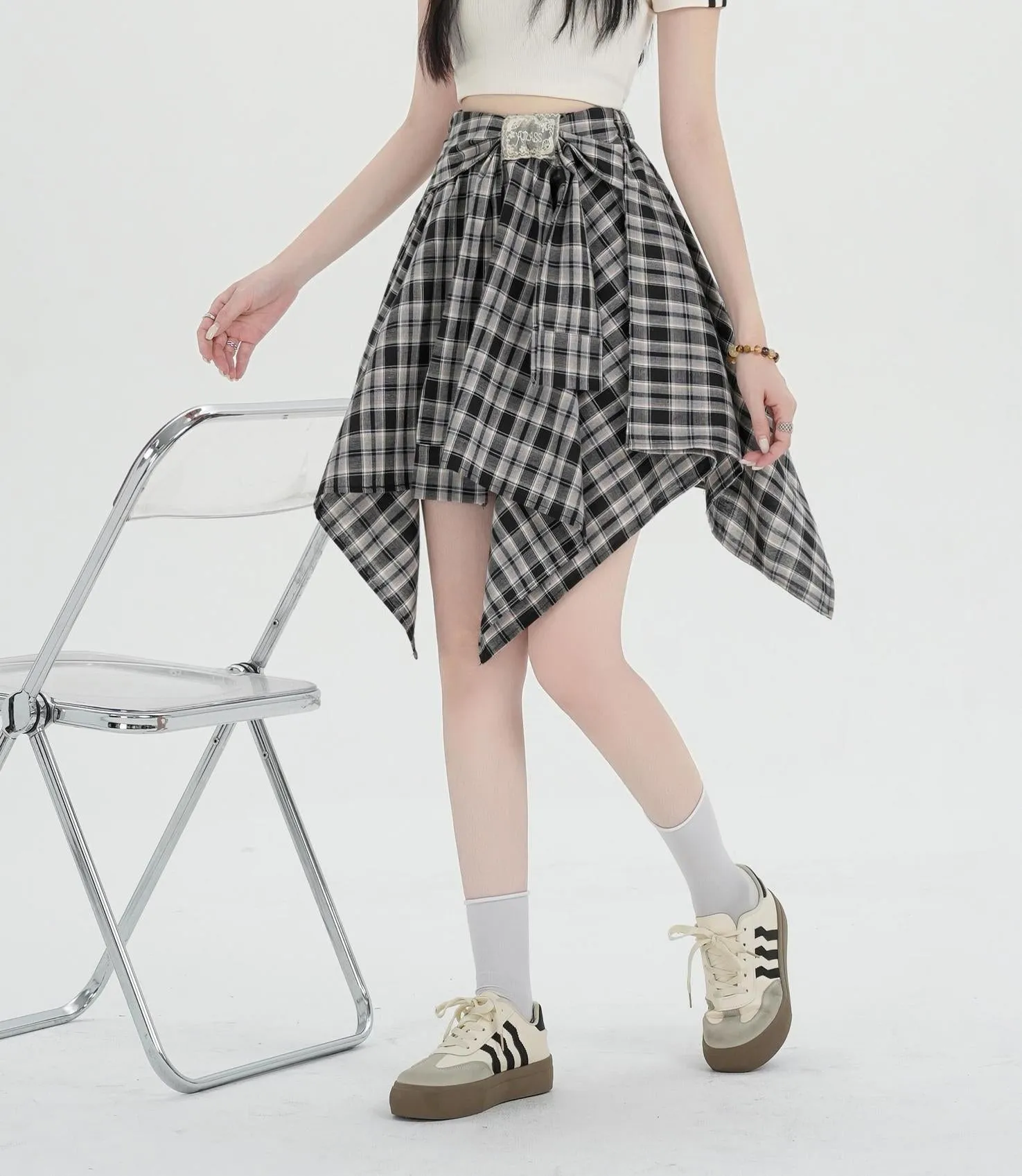 High-Waisted A-line Skirt in Trendy Checkered Design