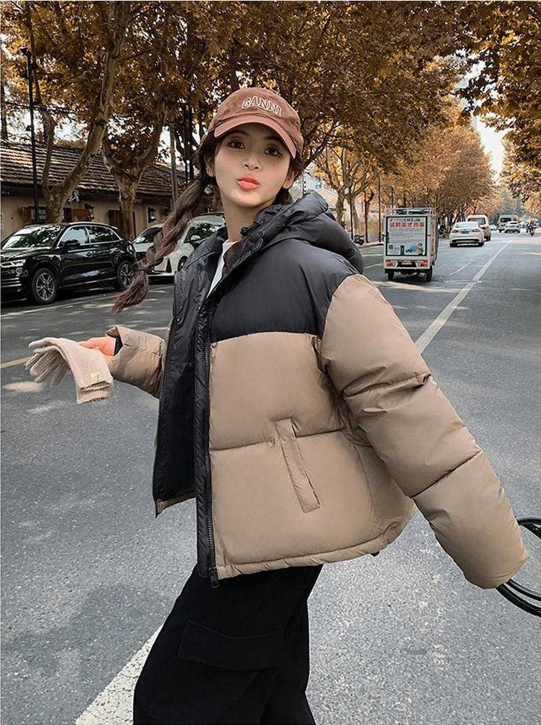 Hooded Water-resistant Puffer Jacket with Patchwork for Women