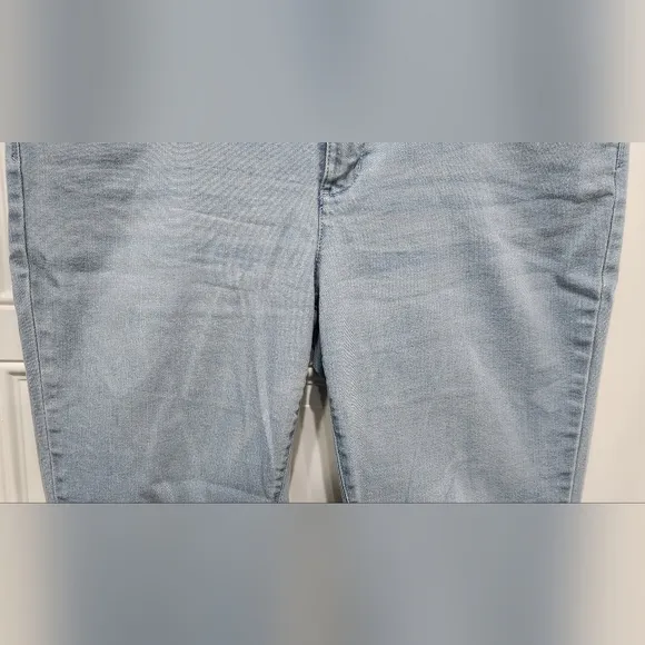 J. Jill Denim light wash authentic fit fringed- hem cropped jeans women's …