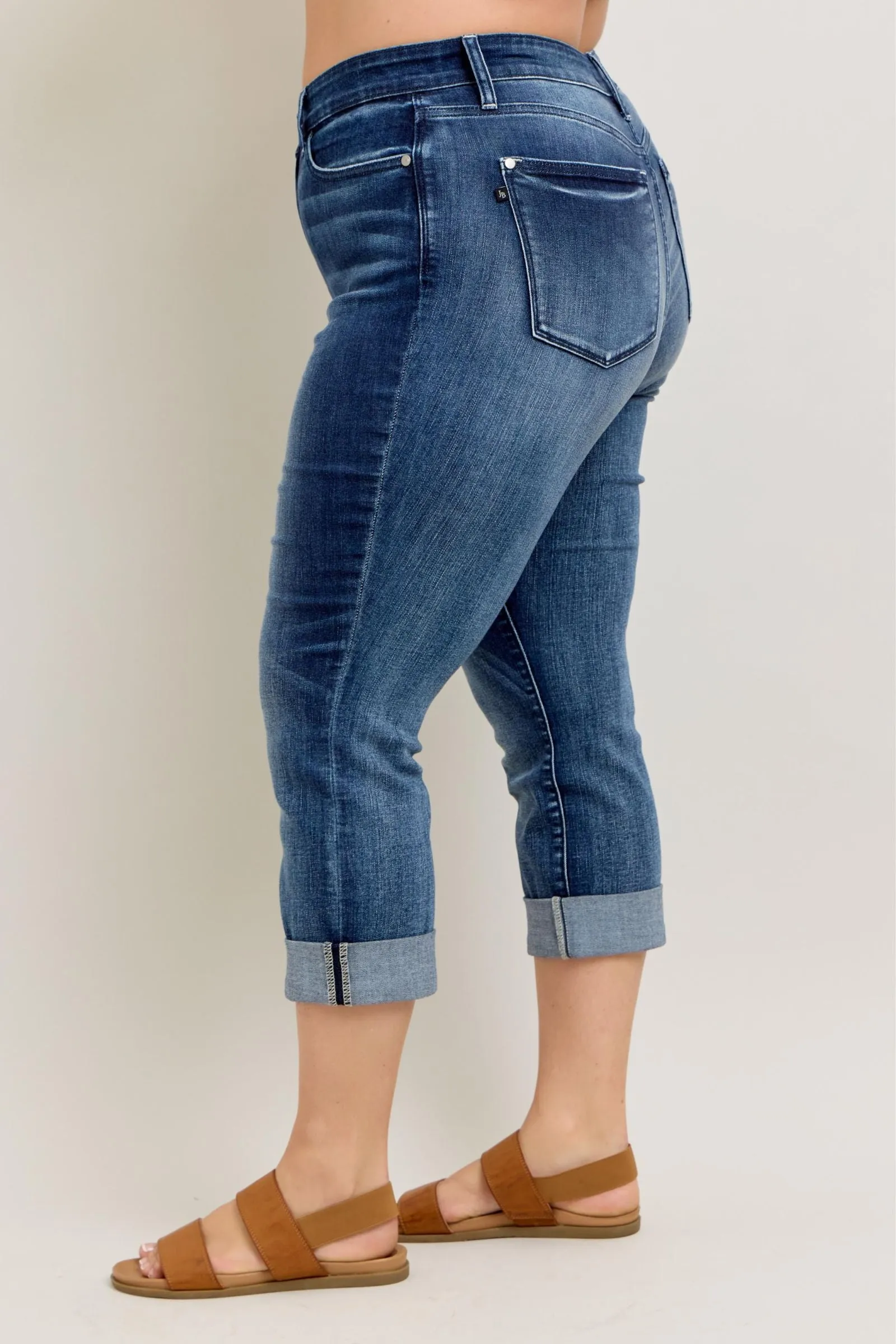 JUDY BLUE JESSIE MID RISE CUFFED CAPRI