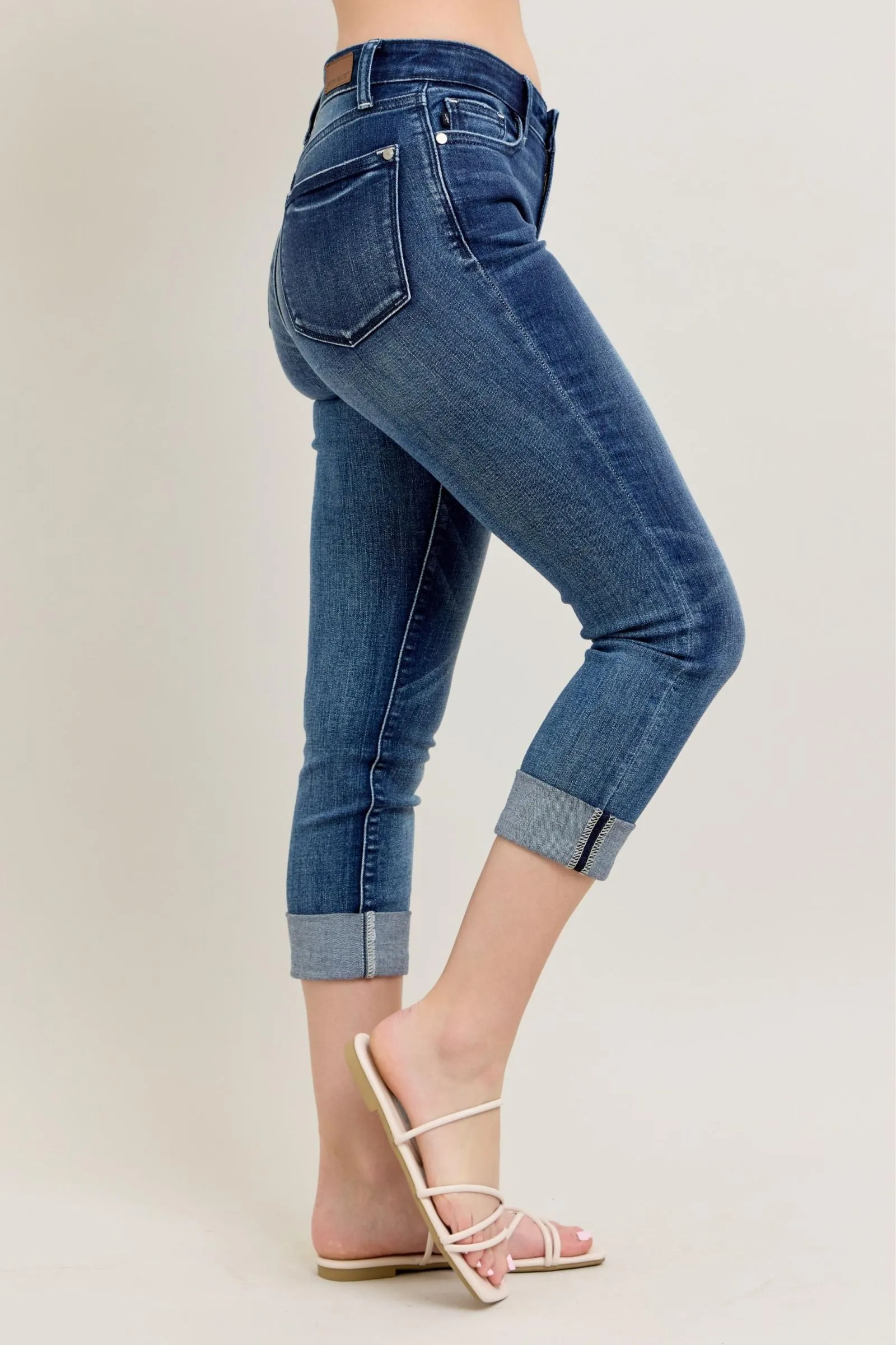 JUDY BLUE JESSIE MID RISE CUFFED CAPRI