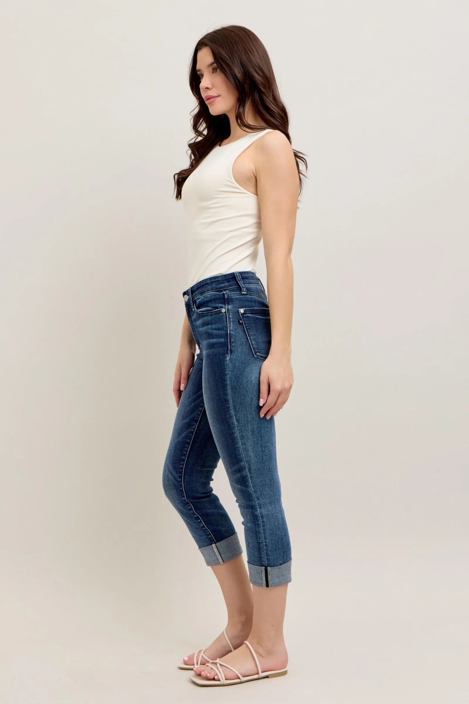 JUDY BLUE JESSIE MID RISE CUFFED CAPRI