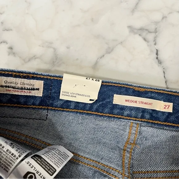 Levi’s Premium Wedgie Straight Leg Jeans High Rise Oxnard Drive Wash 34964-0145