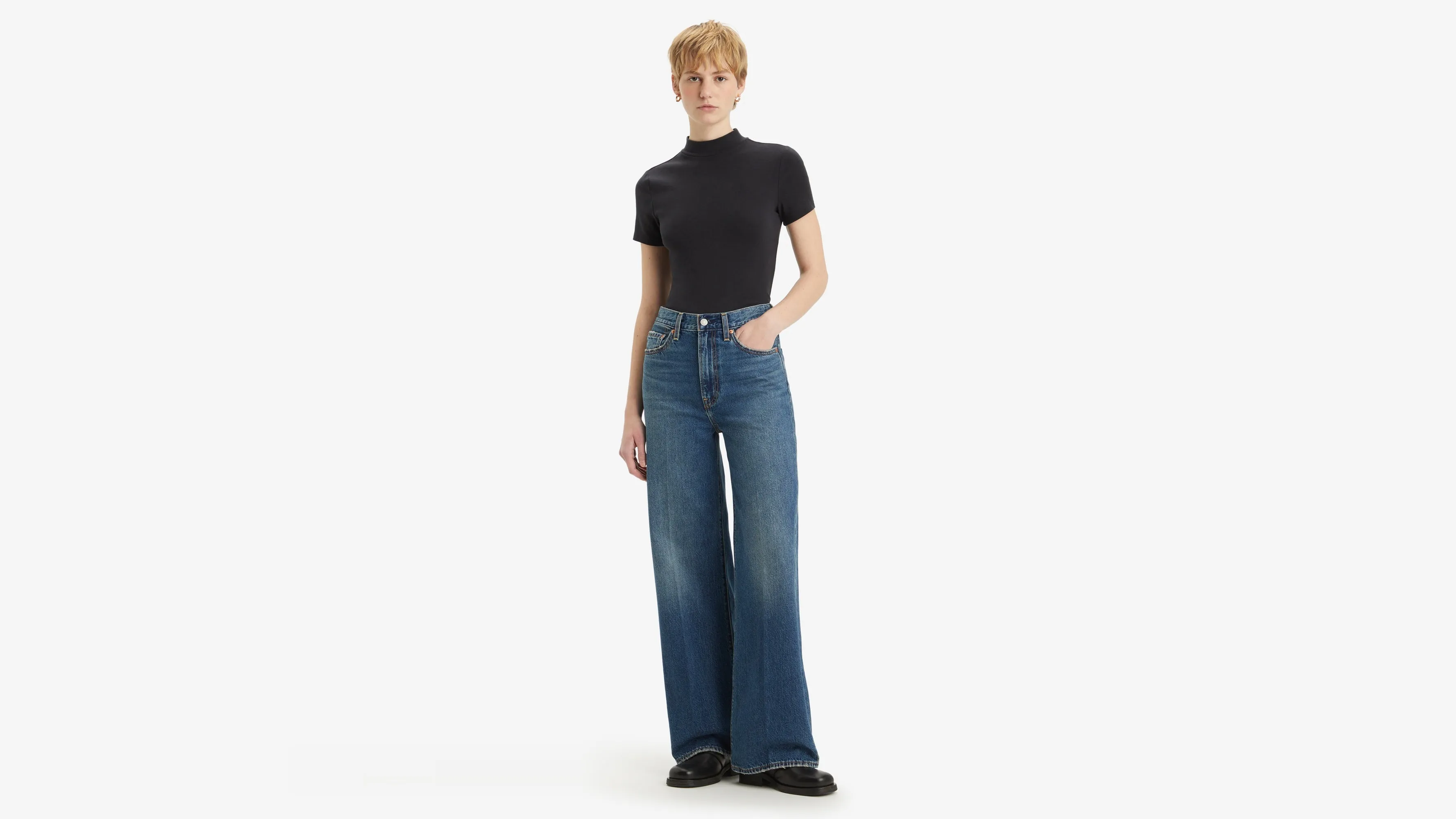 Levi’s® Women’s Ribcage Wide-Leg Jeans