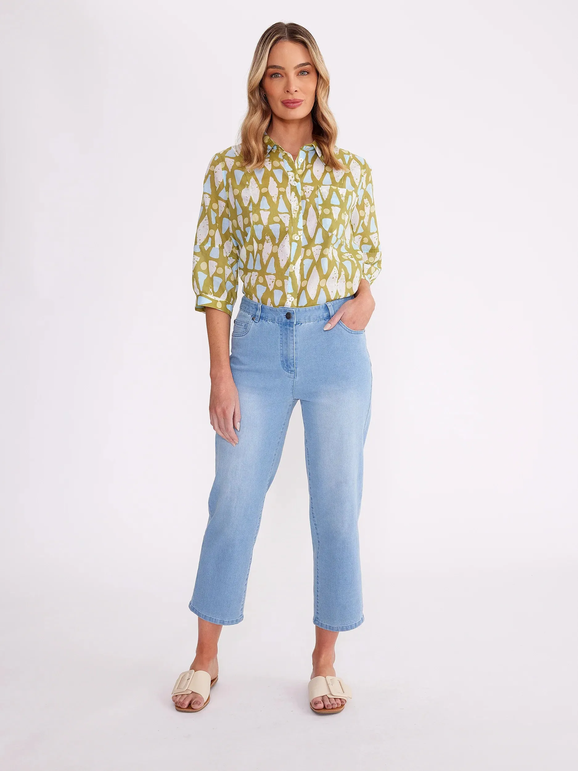 Light Wash Cropped Jean (YT24S8894)
