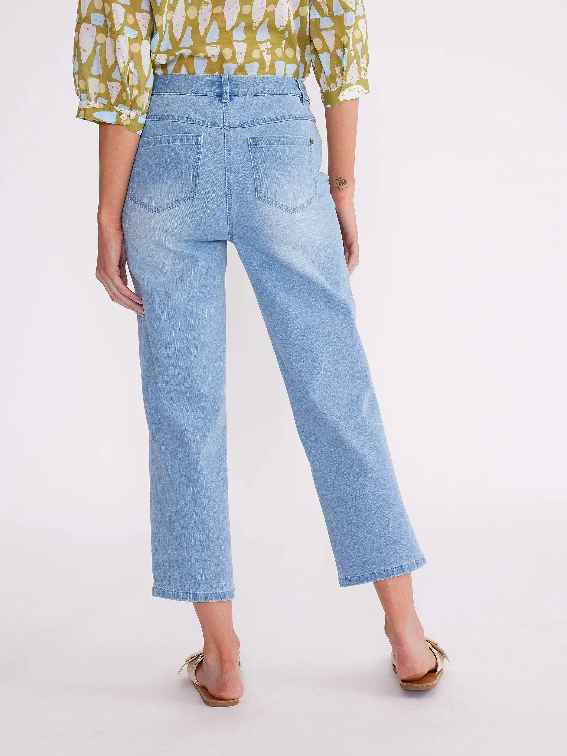 Light Wash Cropped Jean (YT24S8894)
