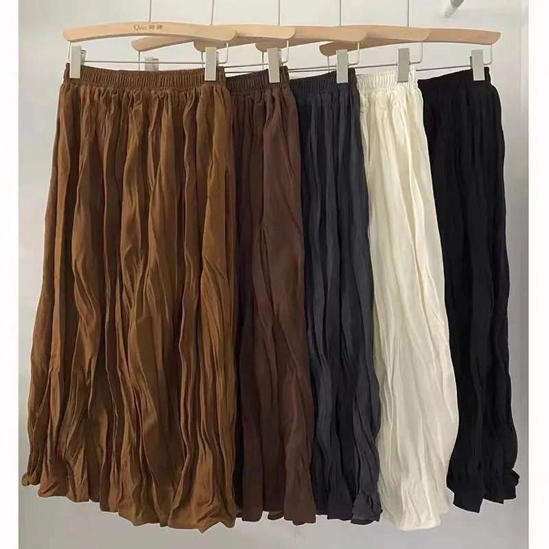 Mid-length pleated skirt