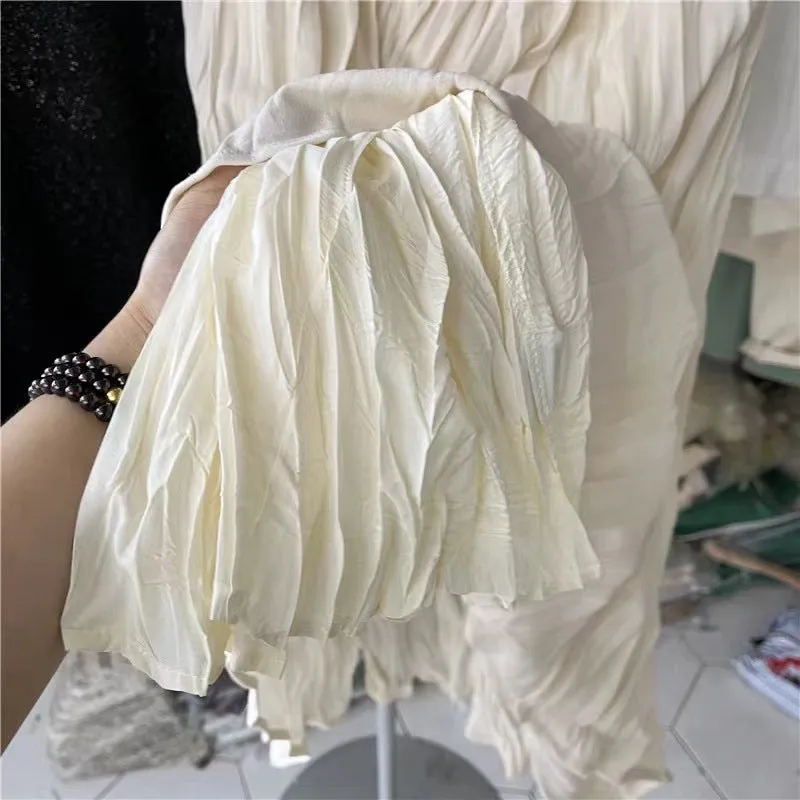 Mid-length pleated skirt