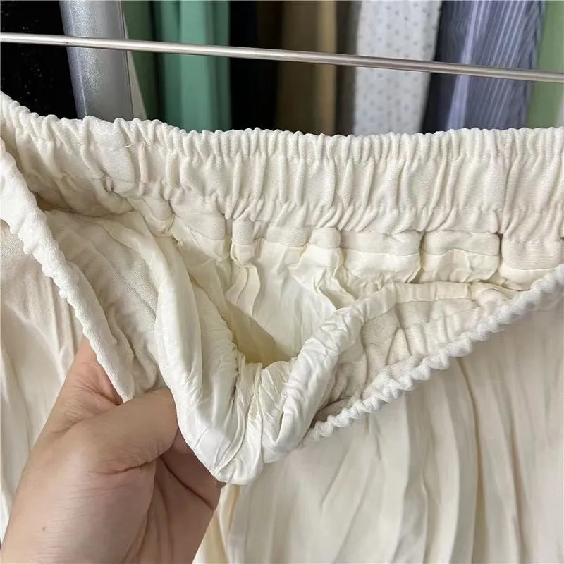 Mid-length pleated skirt