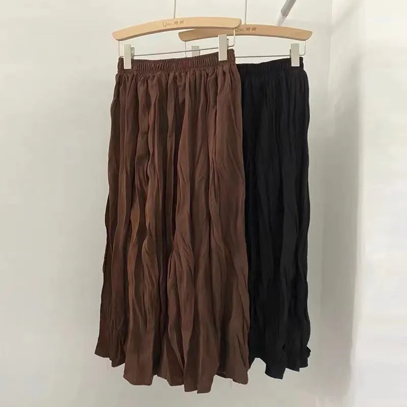 Mid-length pleated skirt