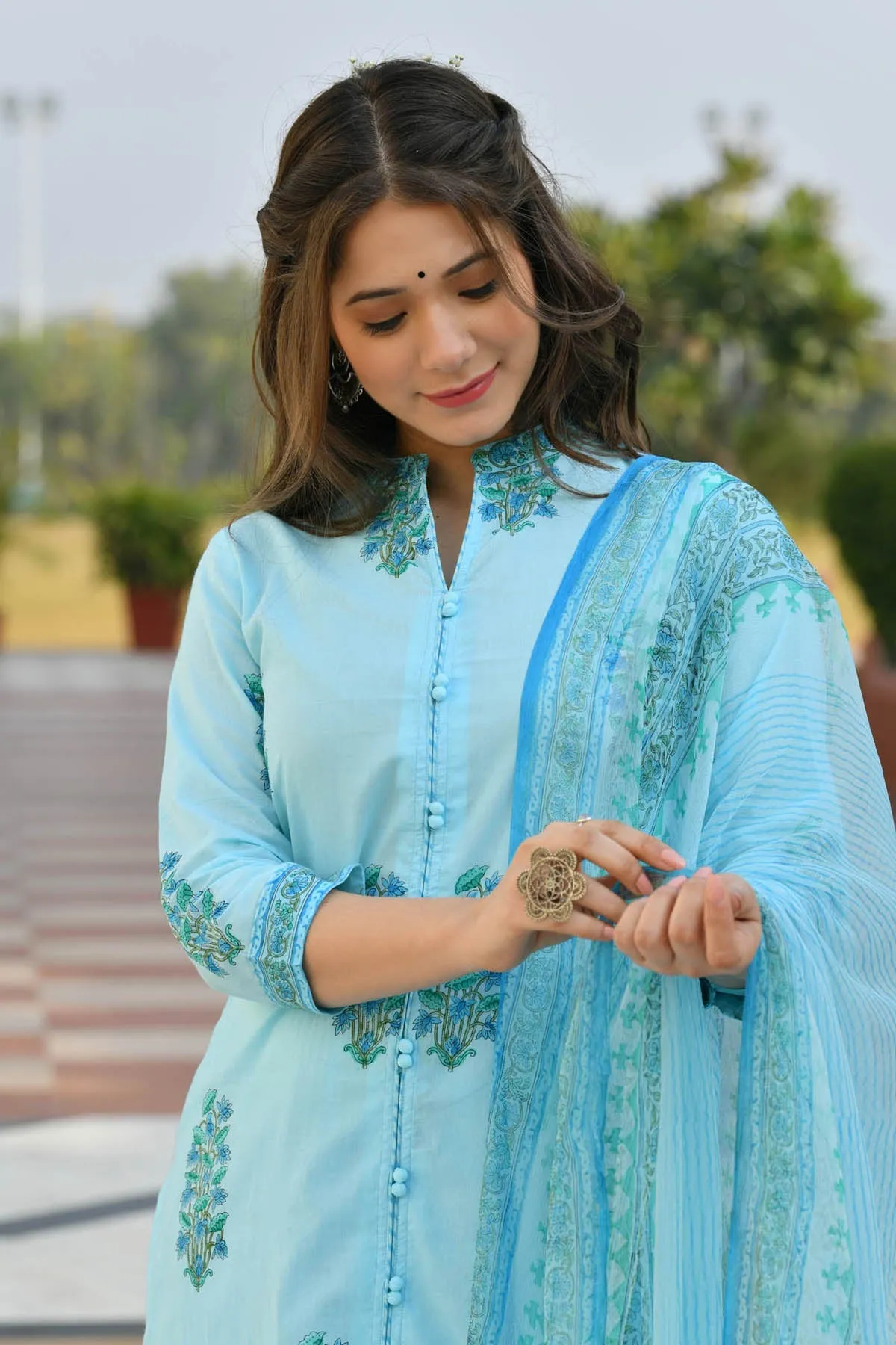 MULMUL EKAJA FLORAL-STRIPPED BLOCK PRINTED KURTA-PANTS & DUPATTA SET