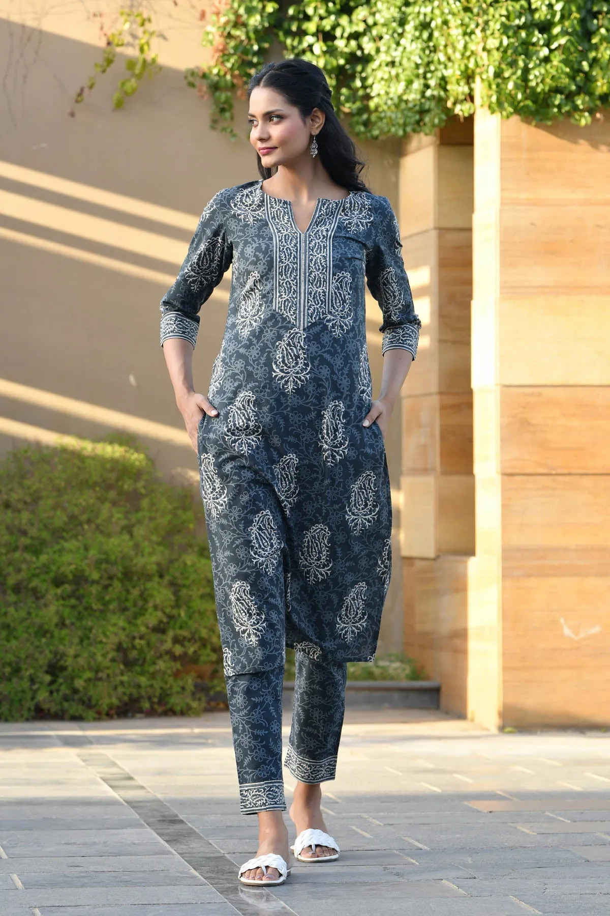 MULMUL IDHIKA BLOCK PRINTED KURTA-PANTS & DUPATTA SET