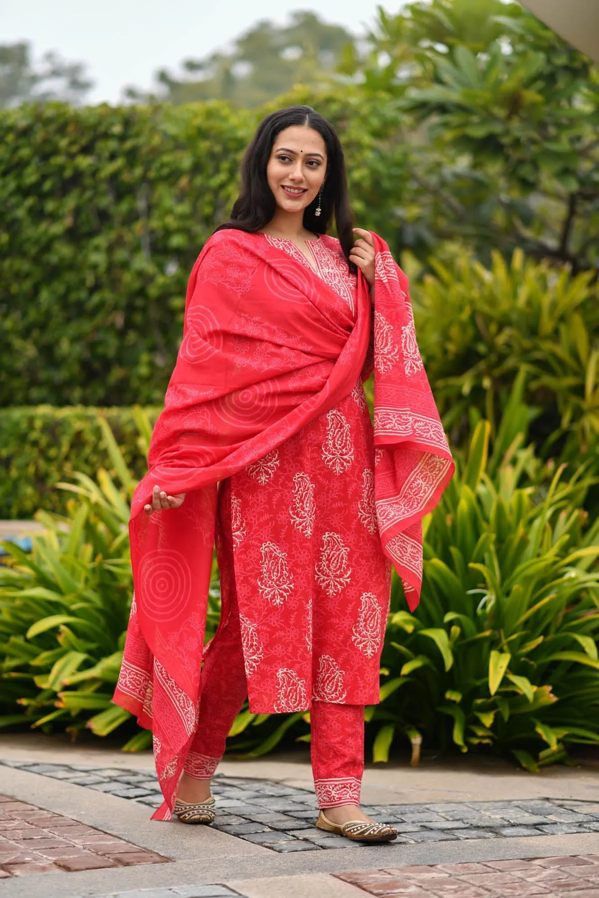 MULMUL KYNA BLOCK PRINTED KURTA-PANTS & DUPATTA SET