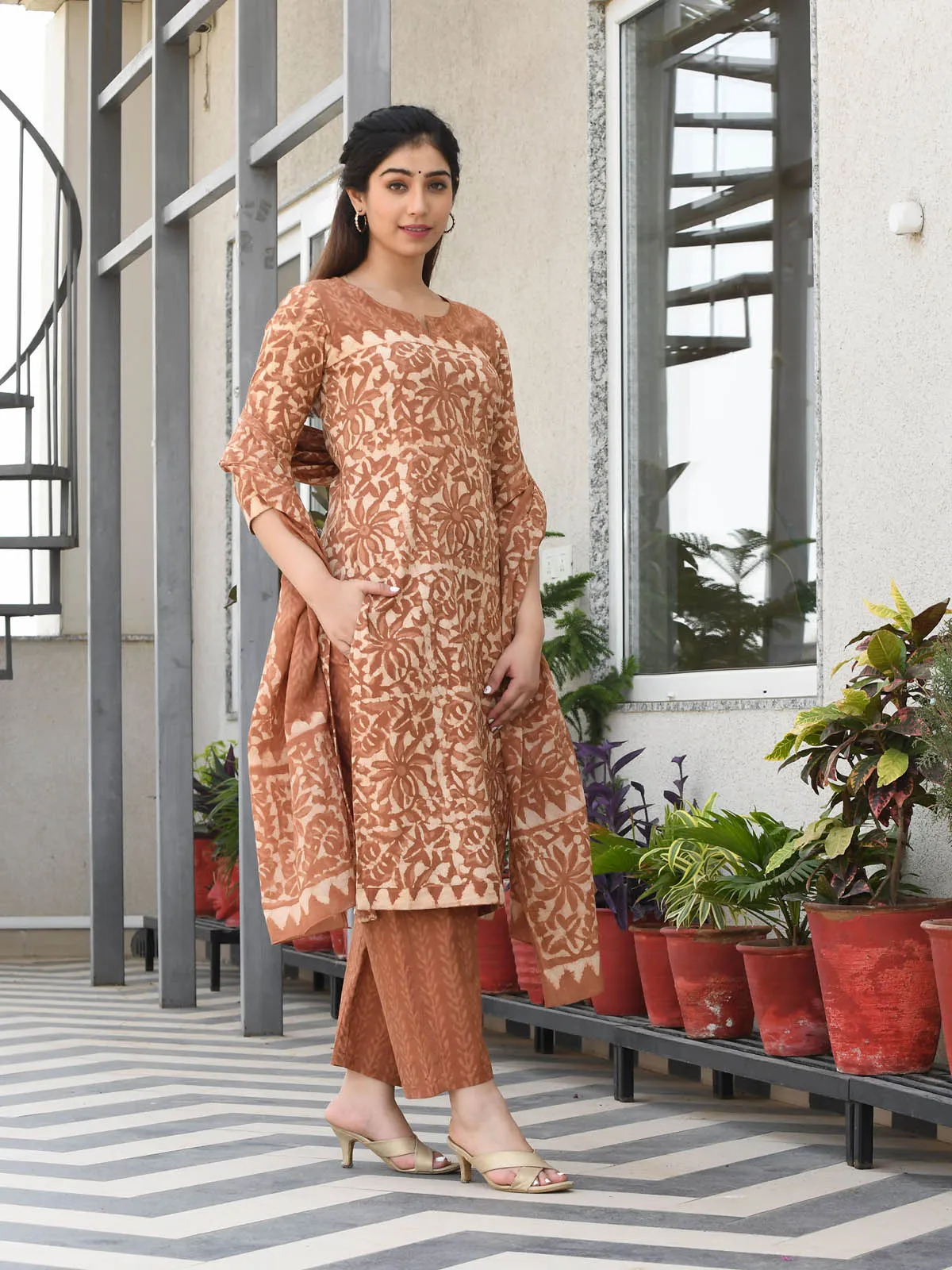 MULMUL TARITA BLOCK PRINTED KURTA-PANTS & DUPATTA SET