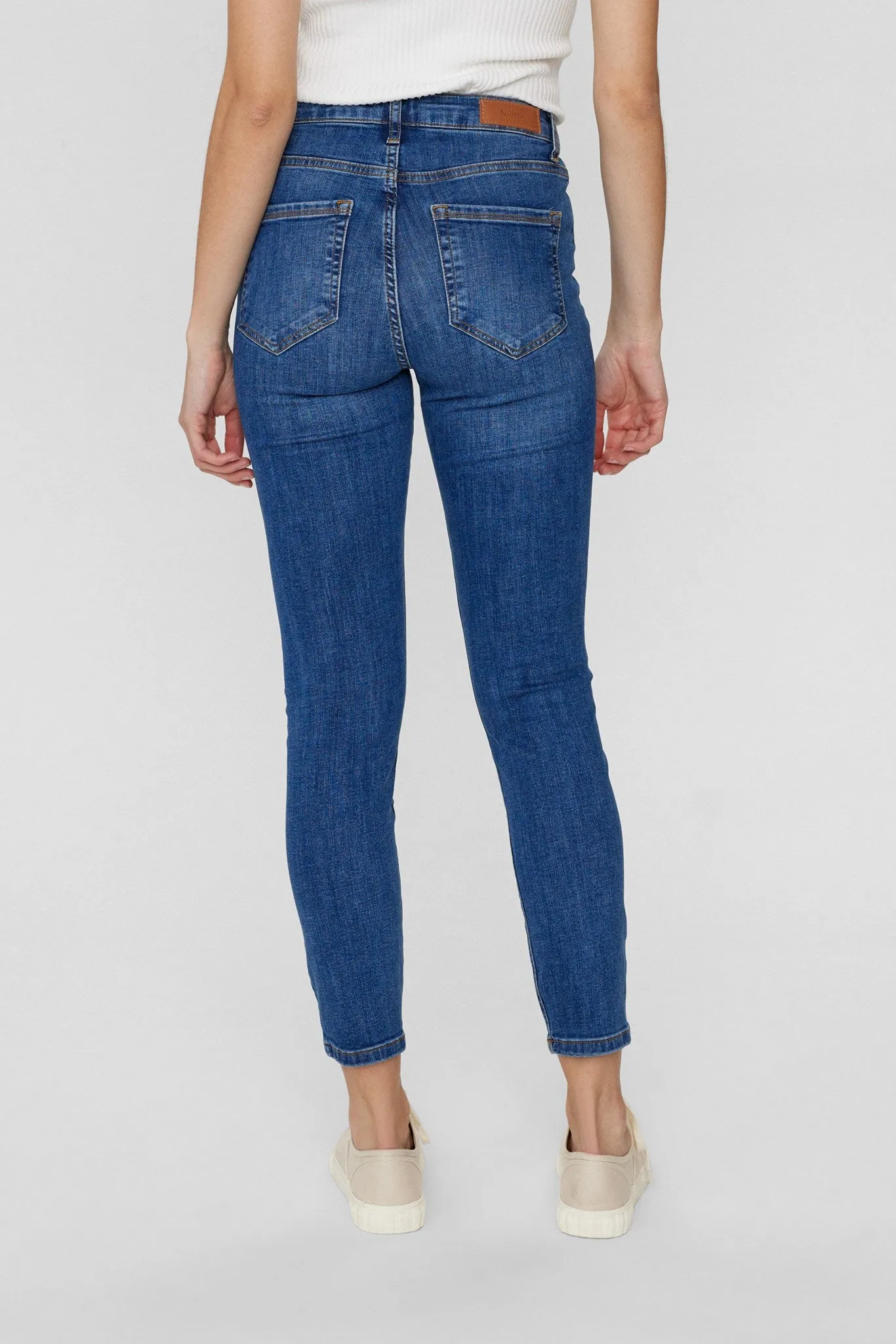NUSIDNEY CROPPED JEANS - Medium Blue Denim