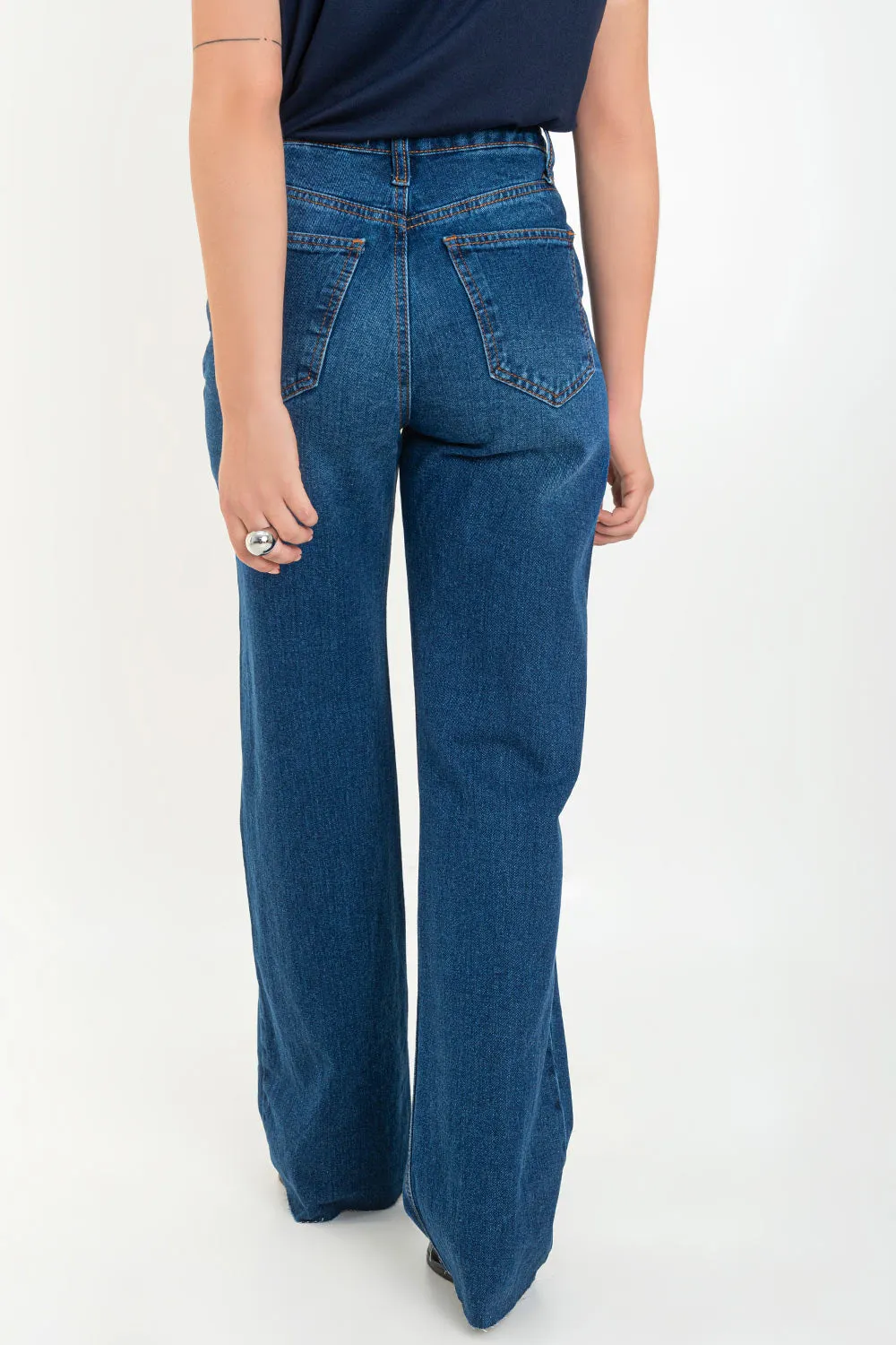 Pantalón denim wide leg con rotos