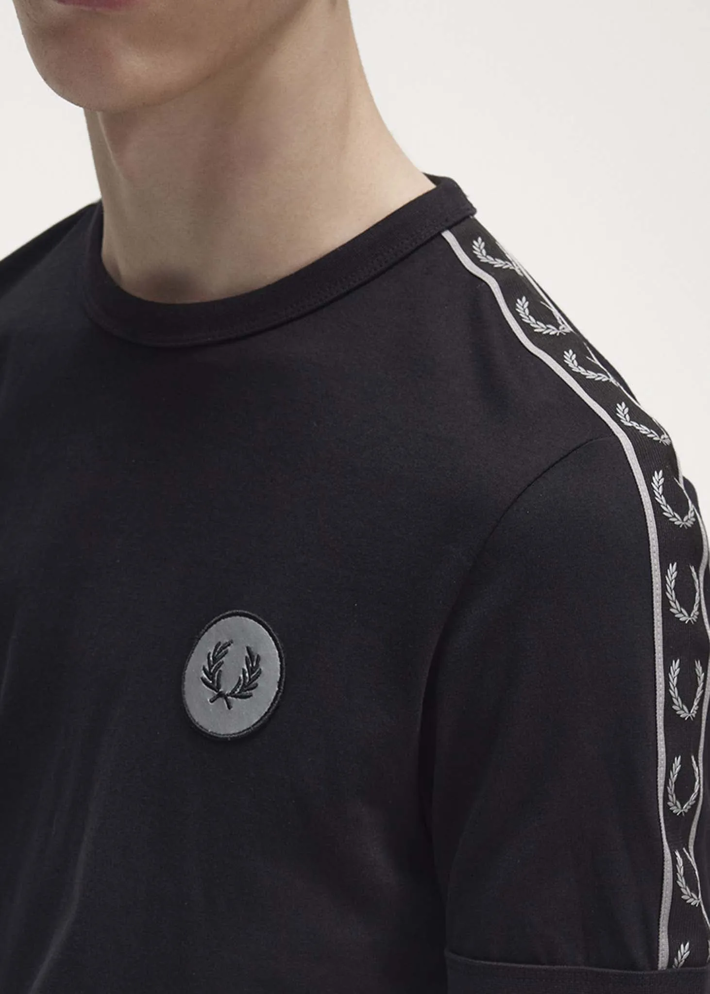 Reflective detail ringer tee - black reflective