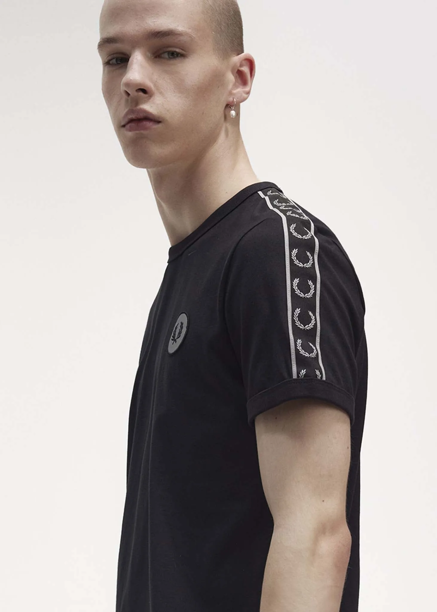 Reflective detail ringer tee - black reflective