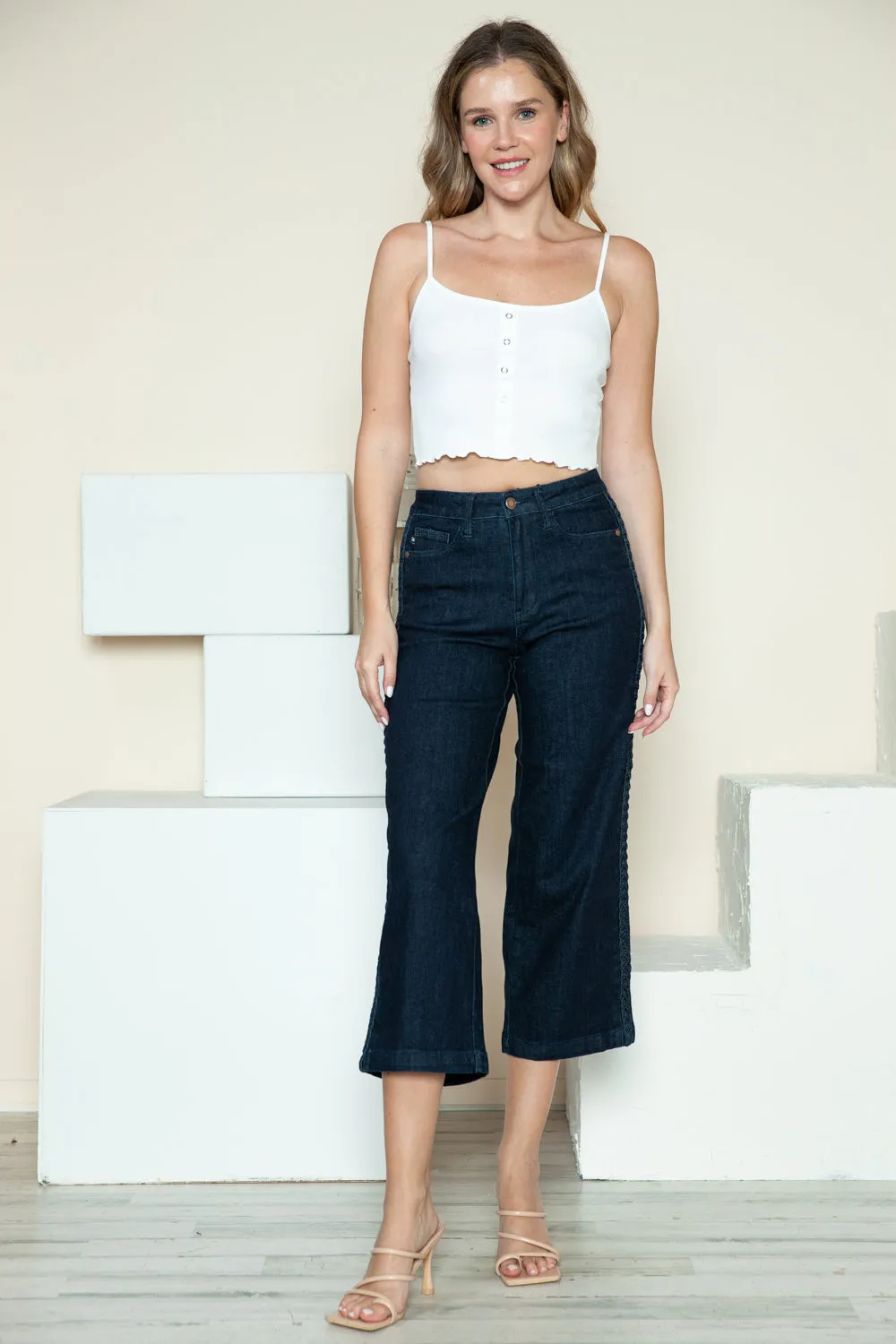 SIDE SEAM BRAID DETAIL CROP WIDE LEG JEANS
