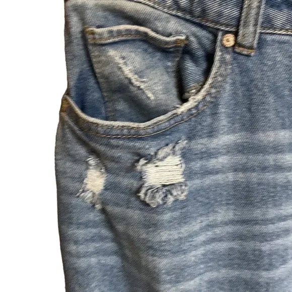 𝅺sincerely Jules wide leg super high rise distressed jeans with unfinished hem
