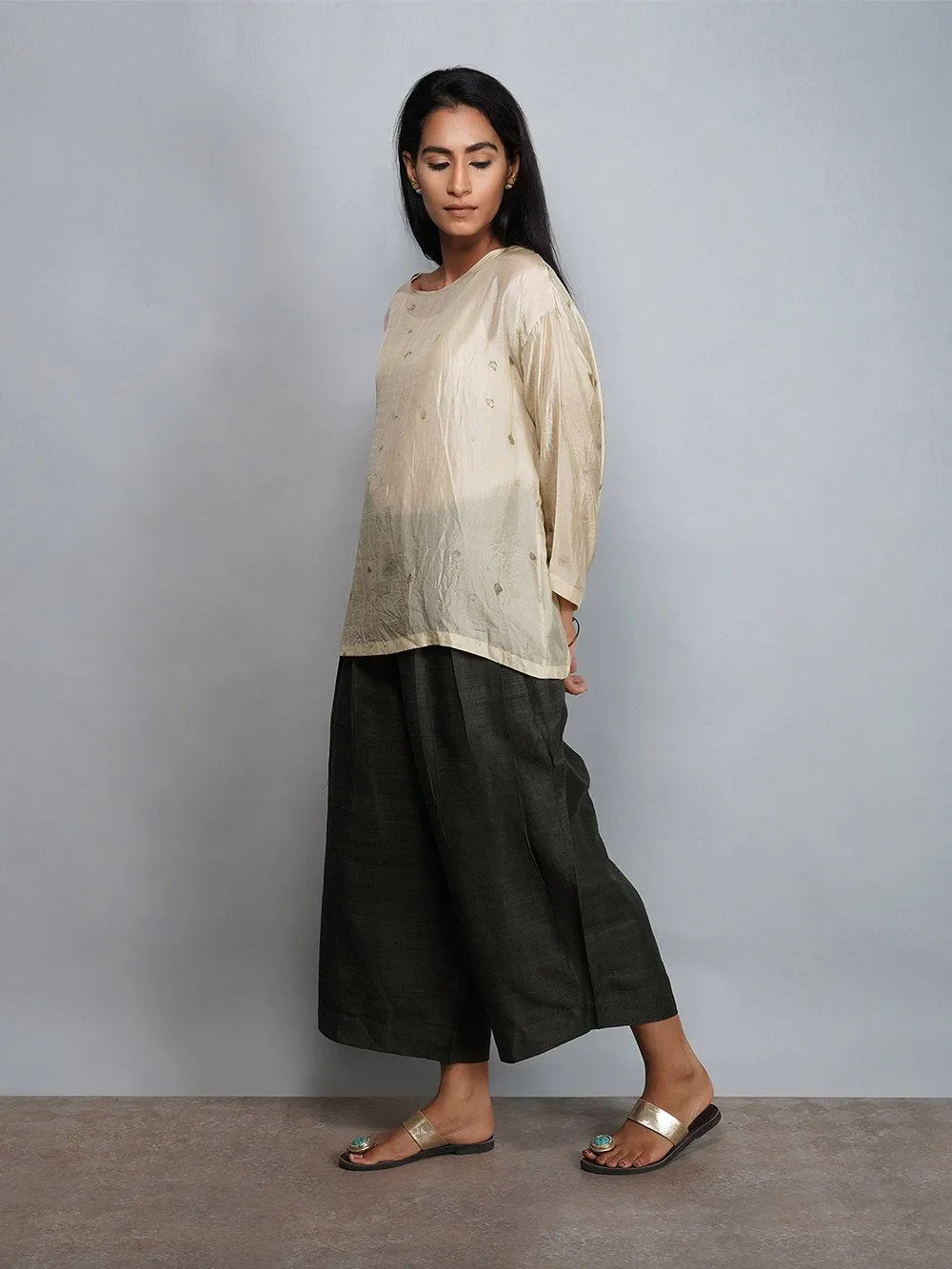 Yavi   I   Silk Top With Printed Pants And Scarf